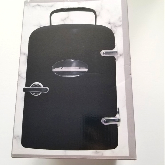 Danielle Skincare Fridge - Picture 3 of 9